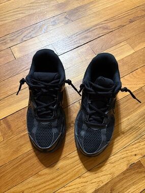 Nike Women’s Black Sneakers